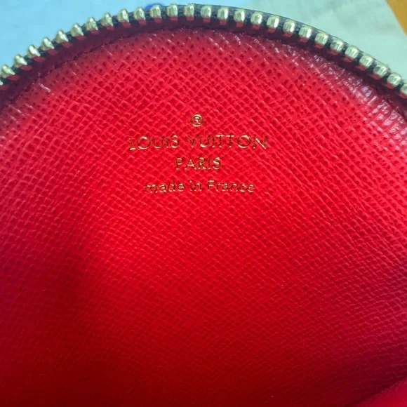 Louis Vuitton Christmas 2020 Vivienne Monogram Round Coin Purse - Full Set - Picture 6 of 9